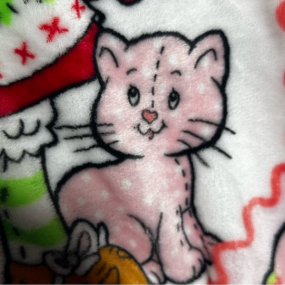 Strawberry Shortcake Viral Plush Throw Blanket. Kids/Women - Picture 6 of 6